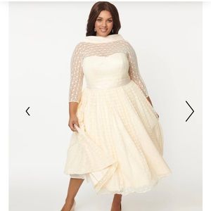 Unique Vintage Plus Size Cream Floral Lace Lille Wedding Dress